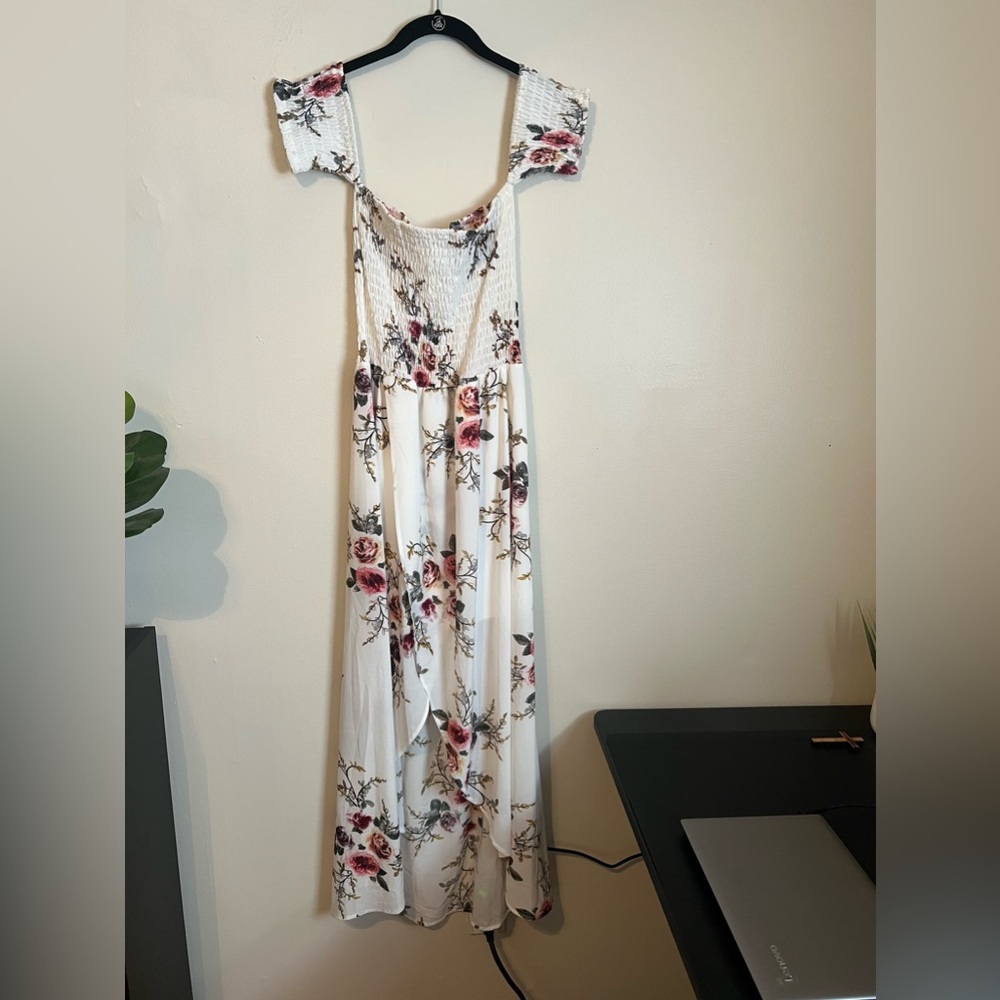 White Floral Maxi Dress - Size Large